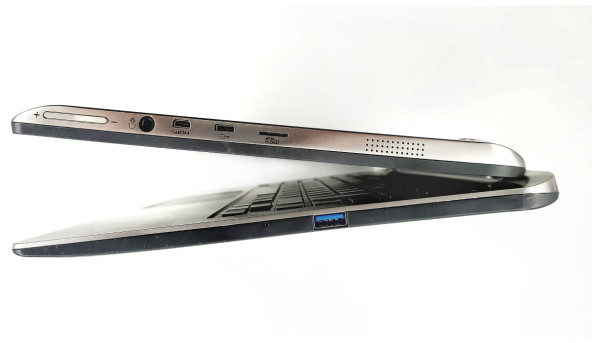 Ноутбук-планшет Toshiba Satellite W30DT-A AMD A4-1200 4 GB RAM 500 GB HDD [13.3"] - ноутбук Б/У