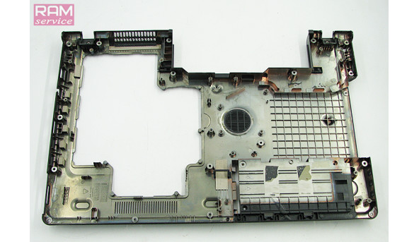 Нижня частина корпуса для ноутбука Medion Akoya P8614 18.4" 340827600009, Б/В,  Є подряпини та потертості