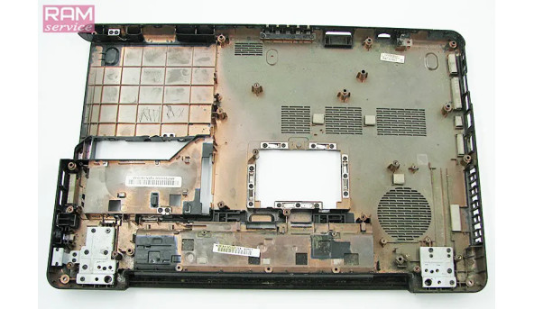 Нижня частина корпуса для ноутбука Toshiba Satellite L500 15.6" AP073000300, Б/В,  Є подряпини та потертості