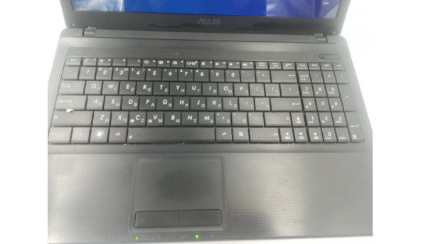 Великий мультимедійний ноутбук Asus X54C,