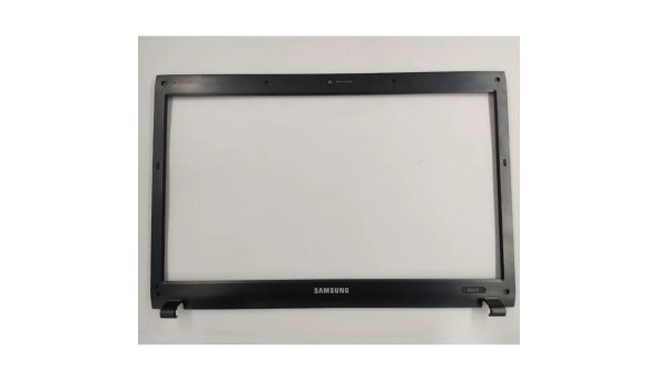 Рамка матриці для ноутбука Samsung R518, R519, R520, R522, 15.6", ba75-02257a, б/в. В хорошому стані, без пошкодженнь.