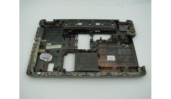 Нижня частина корпуса для ноутбука HP g62, g62-a55ER, 15.6", 610564-001, 1a226j700600, б/в. В хорошому стані, без пошкодженнь.
