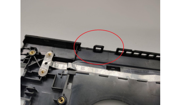 Середня частина корпуса для ноутбука Lenovo Ideapad 100-15IBD, 80QQ, 15.6", AP10E000600, fa10e000300, б/в. Є тріщина (фото), та зламане одне кріплення (фото) та решітка радіатора