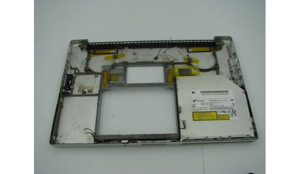 Нижня частина корпуса для ноутбука Apple Macbook Pro A1260, 15", 620-4355-A, б/в. В хорошому стані, без пошкодженнь. Продається з DVD приводом