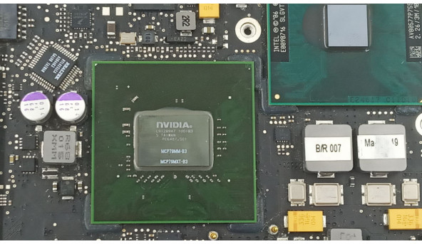 Материнська плата для Apple MacBook pro A1342 820-2883-A, має впаяний процесор Intel Core 2 Duo P7550,  nvidia MCP79MXT-B3 DDR3 EMC 2350