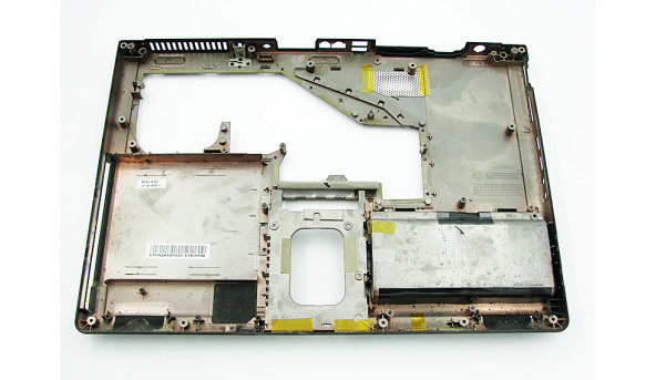 Нижня частина корпуса для ноутбука ASUS X51R 15.4" 13GNQK1AP020, Б/В,  Є подряпини та потертості  Є невеличке пошкодження (фото)