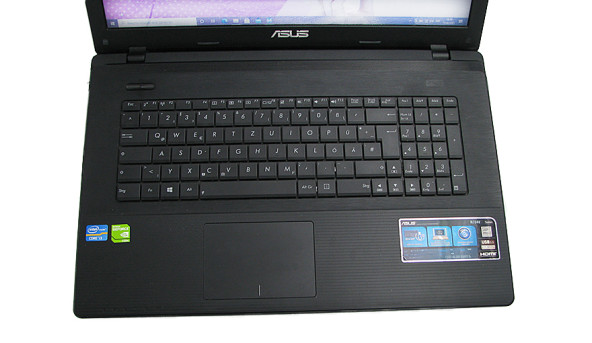 Ноутбук Asus R704V, 17.3", Intel Core i3-3110M, 4 GB RAM, 320 GB HDD, NVIDIA GeForce GT 720M, Windows 10, Б/у