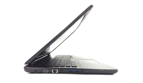 Ноутбук Acer E5-721 AMD A6-6310 4 GB RAM 500 GB HDD [17.3"] - ноутбук Б/В