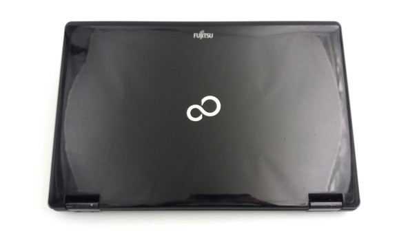 Ноутбук Fujitsu LifeBook NH751 Core I5-2410M 4 GB RAM 500 GB HDD NVIDIA GeForce GT 525M [17.3"] - ноутбук Б/У
