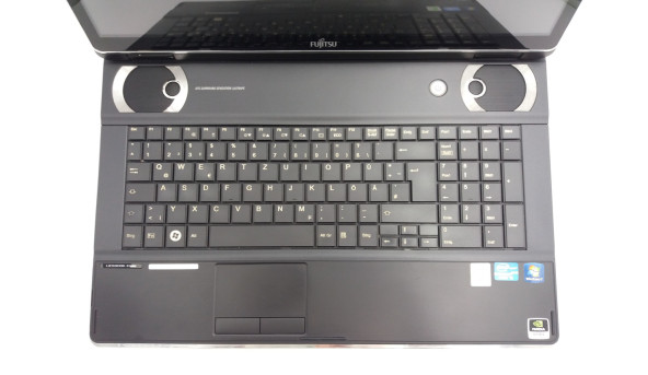 Ноутбук Fujitsu LifeBook NH751 Core I5-2410M 4 GB RAM 500 GB HDD NVIDIA GeForce GT 525M [17.3"] - ноутбук Б/У
