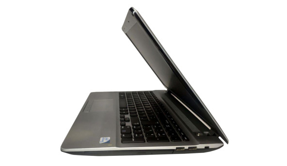 Ноутбук Samsung NP300E5E Intel Pentium 997 4Gb RAM 320Gb HDD [15.6"] - ноутбук Б/У - 246654