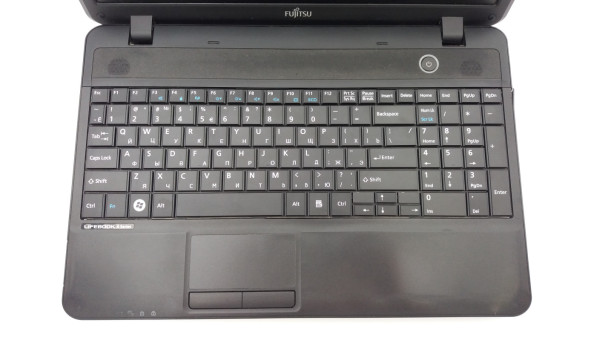 Ноутбук Fujitsu Lifebook AH502 Intel Pentium 2020 4 GB RAM 250 GB [15.6"] - ноутбук Б/В - 246687