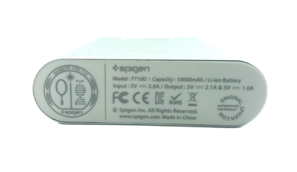 Внешний аккумулятор Spigen F710D 10000mAh с дисплеем и фонариком - Power Bank Б/У