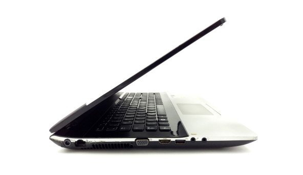 Ноутбук Samsung 300E Intel Pentium B950 4GB RAM 500GB HDD NVIDIA GeForce GT 520MX [17.3"] - ноутбук Б/В - 253775