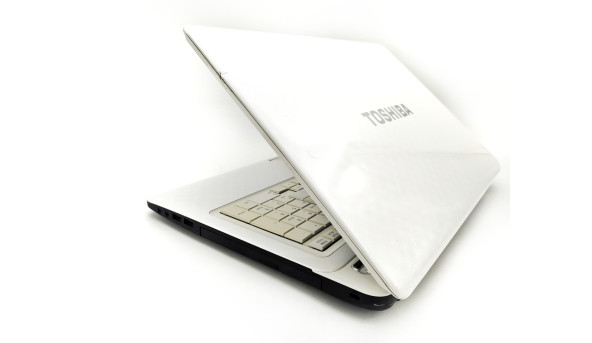 Ноутбук Toshiba Satellite L775D AMD A4-3300M 4 GB RAM 320 GB HDD [17.3"] - ноутбук Б/В - 253814