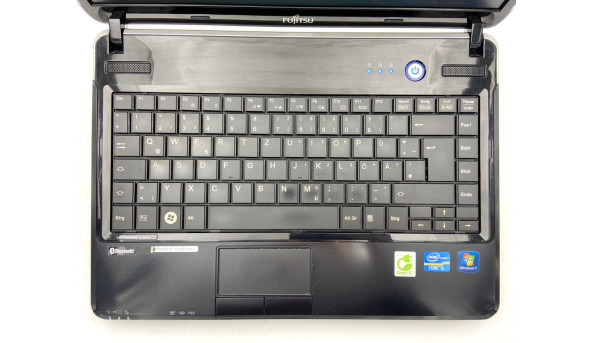 Ноутбук Fujitsu LH531 Intel Core i5-2410M 4GB RAM 320Gb HDD [14"] - ноутбук Б/В - 261689