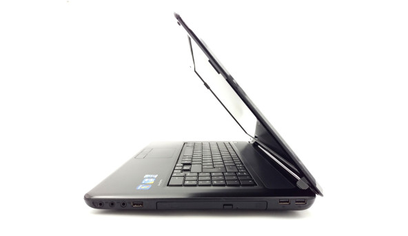 Ноутбук Medion Akoya E7214 Intel Core i3-350M 3GB RAM 320GB HDD [17.3"] - ноутбук Б/В - 261744