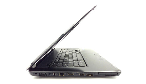 Ноутбук Medion Akoya E7214 Intel Core i3-350M 3GB RAM 320GB HDD [17.3"] - ноутбук Б/В - 261744