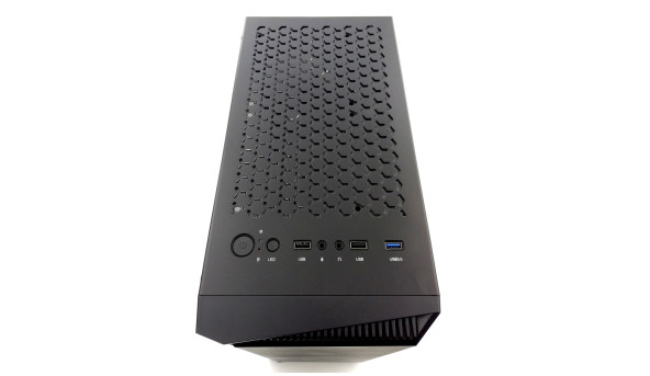 Ігровий системний блок AMD Ryzen 3 1200 8 GB RAM 32 GB SSD 1000 GB HDD Radeon RX 470 4 GB - системний блок Б/В - 262336