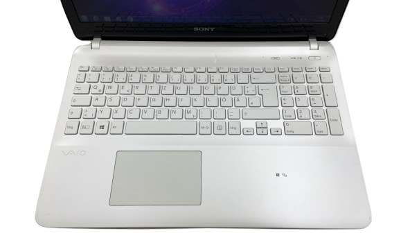 Ноутбук Sony SVF152A29M Intel Core i5-3337U 8GB RAM 320GB HDD [15.6"] - ноутбук Б/В