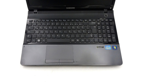 Ноутбук Samsung 300E5 Intel Core i3-2350M 6 GB RAM 500 GB HDD NVIDIA GeForce GT 520MX [15.6"] - ноутбук Б/В