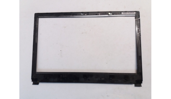 Рамка матриці корпуса для ноутбука Lenovo B50-30, 15.6", AP14K000600, Б/В. Має трішину (фото)