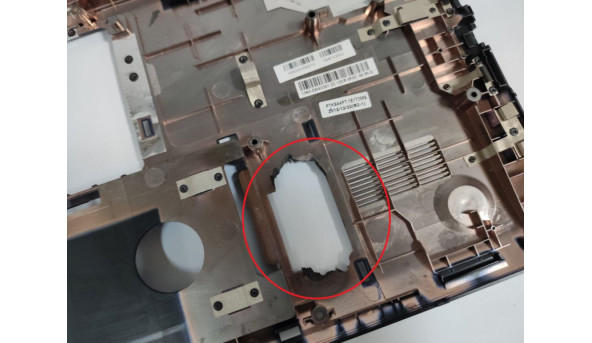 Нижня частина корпуса для ноутбука Toshiba Satellite Pro C850, 15.6", 13N0-ZWA0301, H000038470, Б/В. Є пошкодження (фото). - 285729