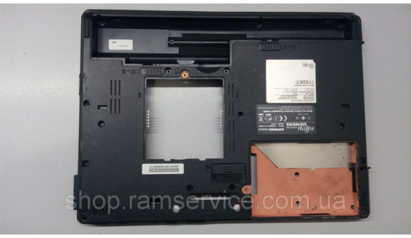 Нижня частина корпуса для ноутбука Fujitsu Esprimo U9200, б/в