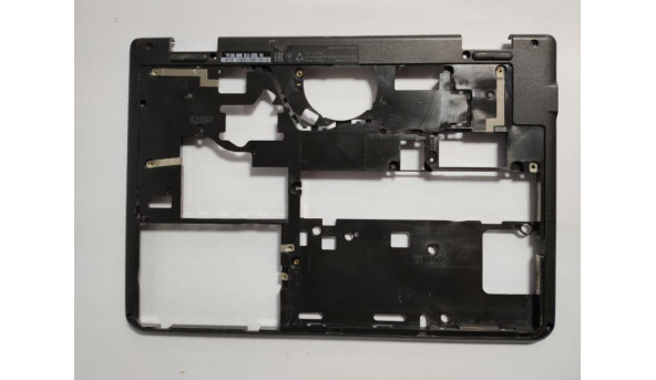 Нижня частина корпуса для ноутбука Lenovo Thinkpad Yoga 11E, 11.6", 37LI5BALV00, б/в. В хорошому стані, без пошкодженнь.