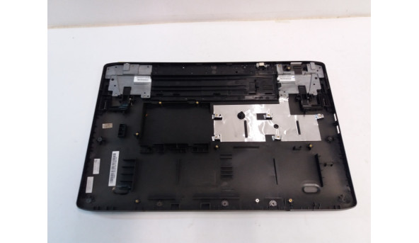 Нижня частина корпуса для ноутбука Medion Akoya S6003, MD99440, 13A0G010A14A80140, Б/В. Всі кріплення цілі, трішина біля USB.