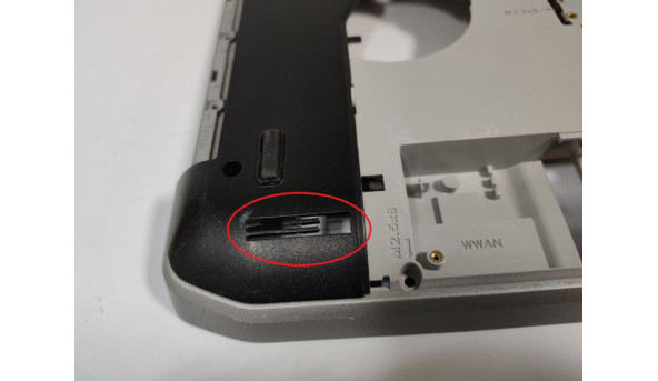 Нижня частина корпуса для ноутбука Dell Latitude E5430, 14.0", AP0M3000500, CN-0V7T4V, б/в. Кріплення цілі, є пошкодження (фото). - 287335