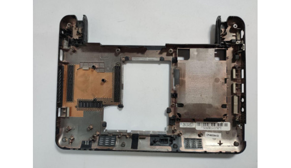 Нижня частина корпуса для ноутбука Fujitsu LifeBook P3110, 11.6", б/в. Зламані верхні кріплення (фото).