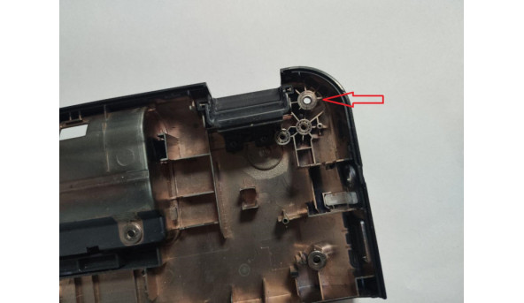 Нижня частина корпуса для ноутбука HP Pavilion g6, g6-1125sw, 15.6", 641967-001, 33R15TP003, б/в. Два кріплення мають маленькі тріщинки (фото), продається з перехідником для CD/DVD - 287939