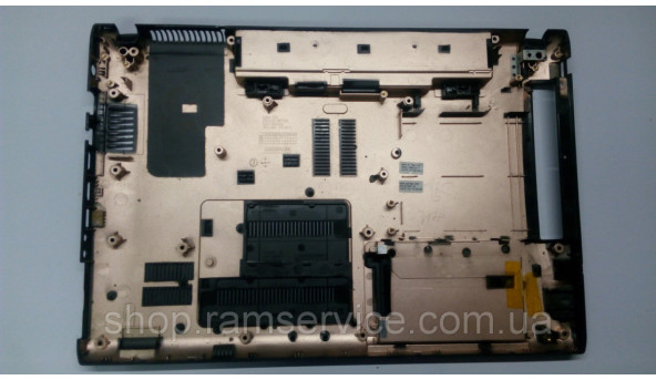 Нижня частина корпуса для ноутбука  Samsung  R620, NP-R620, б/в