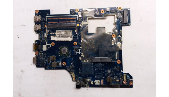 Материнська плата для ноутбука Lenovo IdeaPad G585, 15.6", QAWGE, LA-8681P Rev:1.0, Б/В. Має впаяний процесор AMD E2-Series, E2-1800, EM1800GBB22GV. Є впаяне відео ATI Mobility Radeon HD 6370, 216-0774207 - 290001