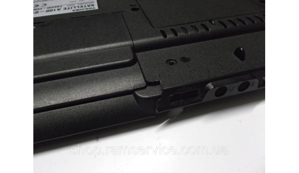 Нижня частина корпуса для ноутбука Toshiba Satellite A100-071, б/в - 290120