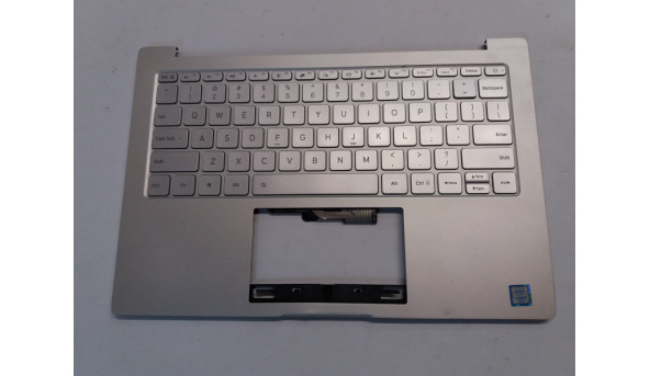Середня частина корпуса для ноутбука Xiaomi Mi Notebook Air 13.3, 46009U0M000, 6071412, 440.09U06.0001, Б/В, клавіатура робоча, кріплення цілі, є вмятина (фото)