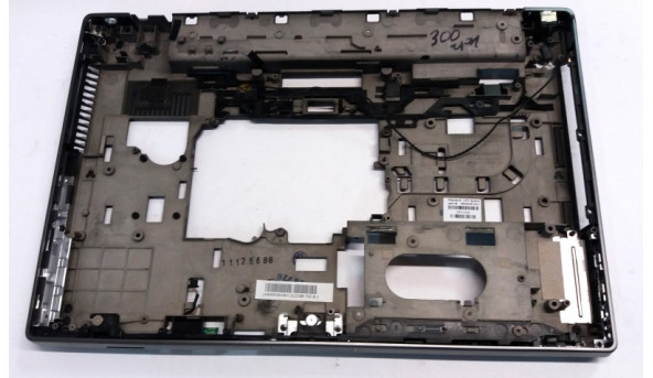 Нижня частина корпуса для ноутбука HP Elitebook 8560w, 652649-001, Б/В. Всі кріплення цілі, подряпини, потертості.