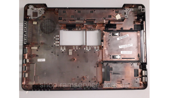 Нижня частина корпуса для ноутбука Toshiba Satellite L450D, б/в - 290666