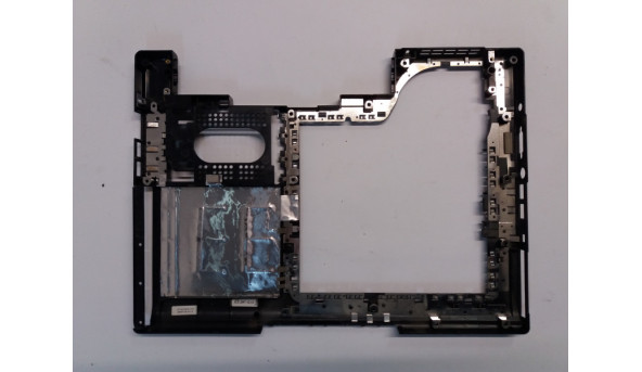 Нижня частина корпуса для ноутбука LG E500, 307-631D21D-H76, Б/В, має трішину біля CD та USB (фото)