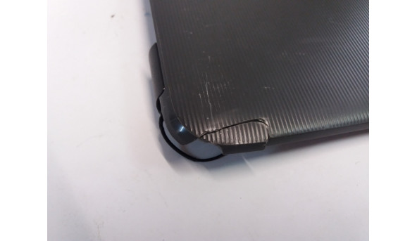 Кришка матриці корпуса для ноутбука HP 15-A, 859511-001, Б/В. Пошкоджене одне кріплення, скол знизу зліва (фото)