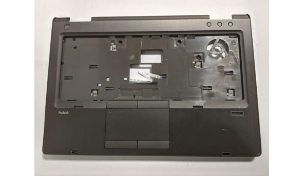 Середня частина корпуса для ноутбука HP ProBook 6475b, 14.0", 6070B0569101, 684336-001, б/в.  Кріплення всі цілі, є незначне пошкодження (фото)