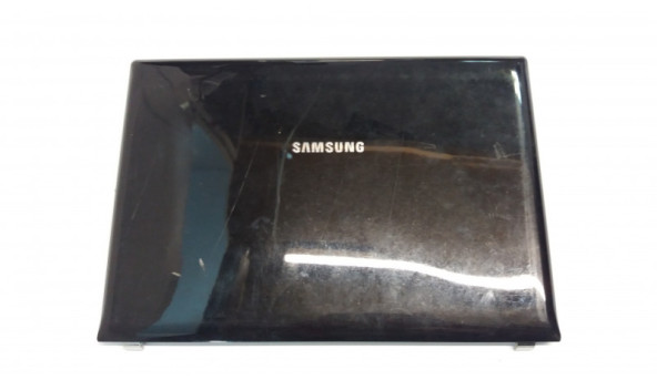 Кришка матриці для ноутбука Samsung Q320, BA75-02177B, BA39-00802A, Б/В, має пошкодження на 4-ох середніх середніх кріпленнях, подряпини, потертості.