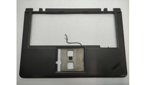 Середня частина корпуса для ноутбука Lenovo Thinkpad Yoga S1 S240, 12.5", AM10D000700, б/в. Є маленьке пошкодження біля роз'ма єивлення, на роботу не впливатиме, розірваний шлейф для LED підсвітки (фото)