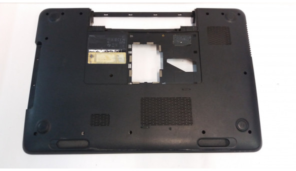 Нижня частина корпуса для ноутбука Dell Inspiron N7110, 17", 0WD05F, DA0R03YB6D2, Б/В. Зламані 3 кріплення, скол справа знизу, трішина на карт-рідері (фото).