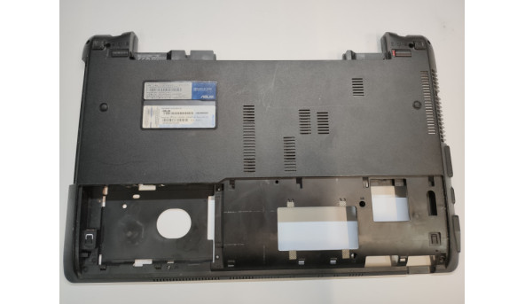 Нижня частина корпуса для ноутбука Asus X54H, 15.6", 13GN7UDAP022-2, Б/В. В хорошому стані, зламана решітка (фото).