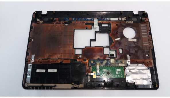 Середня частина корпуса для ноутбука Toshiba Satellite P750, K000121400, AP0IU000800, Б/В. Має пошкодження під клавіатурою (фото) - 293250