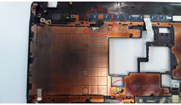 Середня частина корпуса для ноутбука Toshiba Satellite P750, K000121400, AP0IU000800, Б/В. Має пошкодження під клавіатурою (фото) - 293250