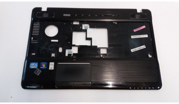 Середня частина корпуса для ноутбука Toshiba Satellite P750, K000121400, AP0IU000800, Б/В. Має пошкодження під клавіатурою (фото)