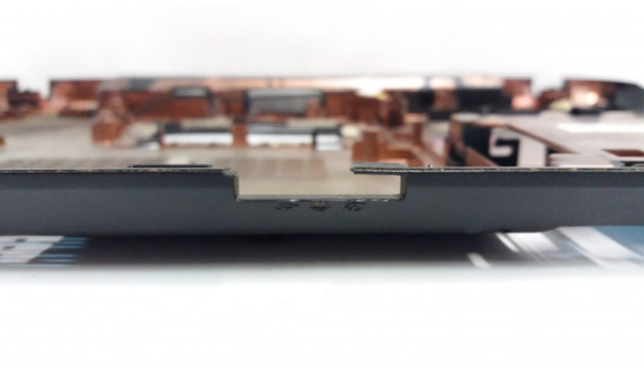 Нижня частина корпуса для ноутбука Toshiba Satellite P750, K000122140, AP0CX000260, Б/В. Кріплення всі цілі, пошкоджений роз'єм SD-карти (фото) - 293251